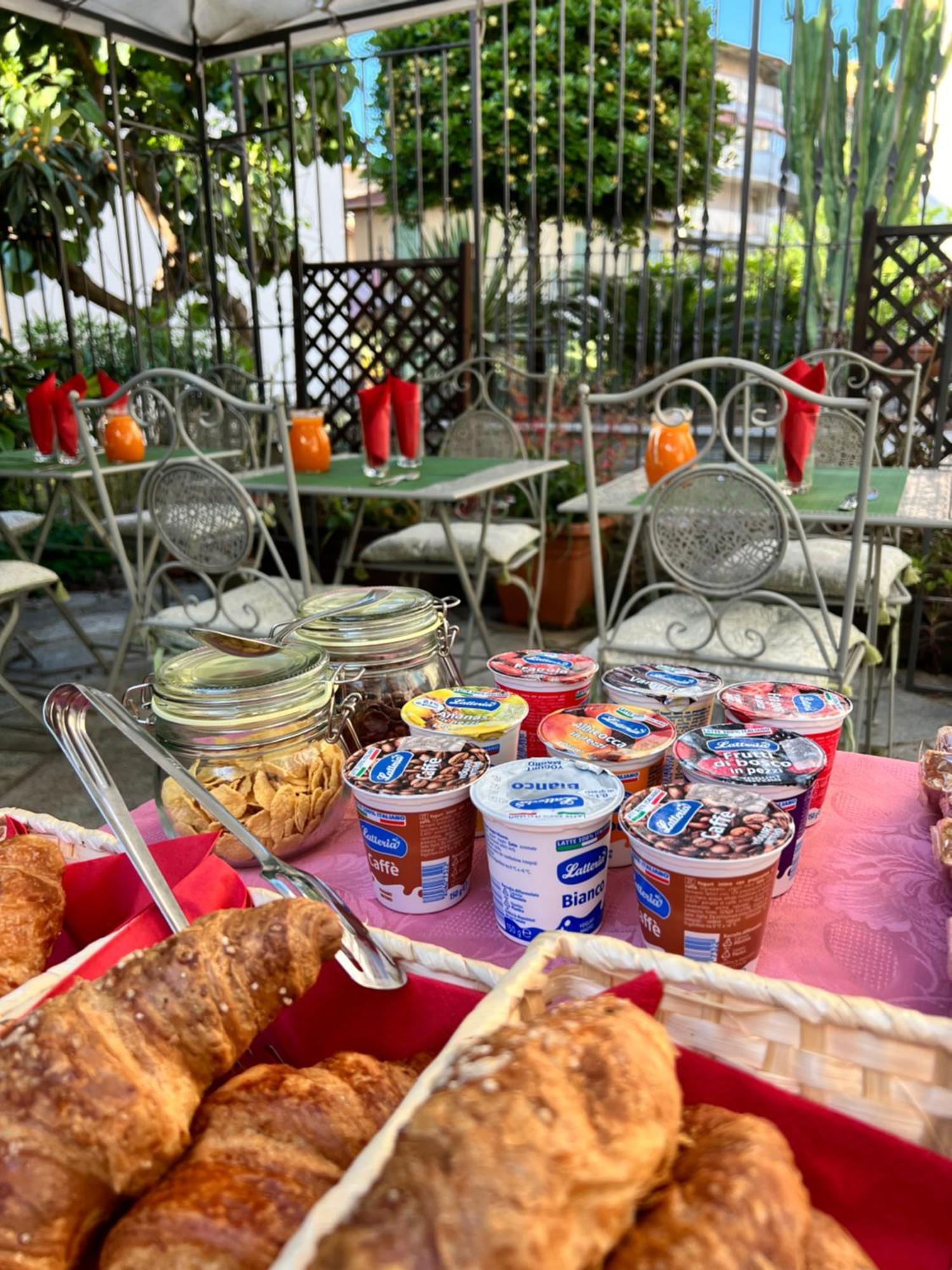 Bed and Breakfast La Magia Del Mare San Remo Exterior foto